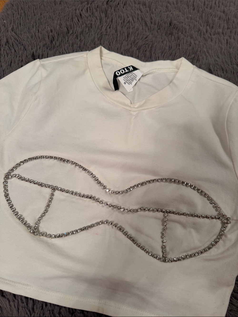 KTOO White Rhinestone Accent Crop Tee Size Small NWOT - Picture 2 of 4